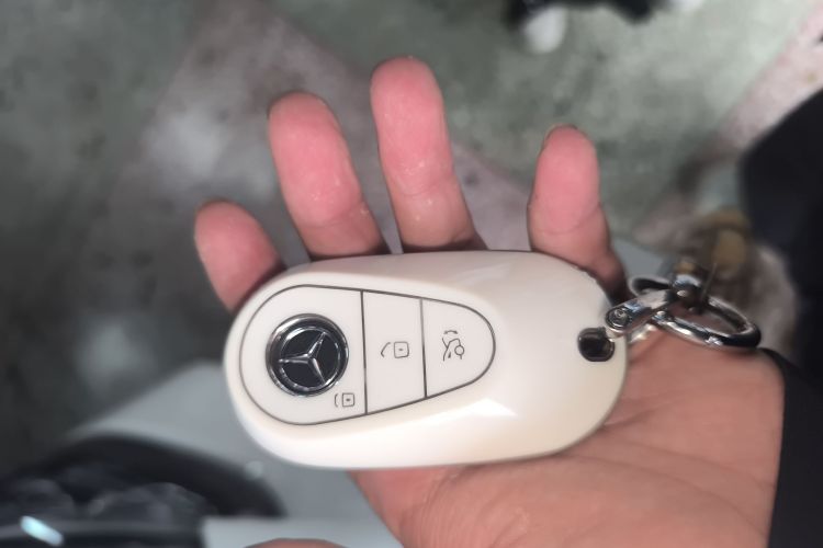 奔驰C级 2024款 改款 C 200 L 运动版中控内饰11