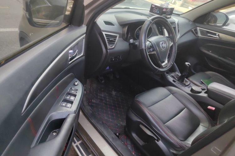 长安CS75 2014款 2.0L 手动豪华型 国V中控内饰7003