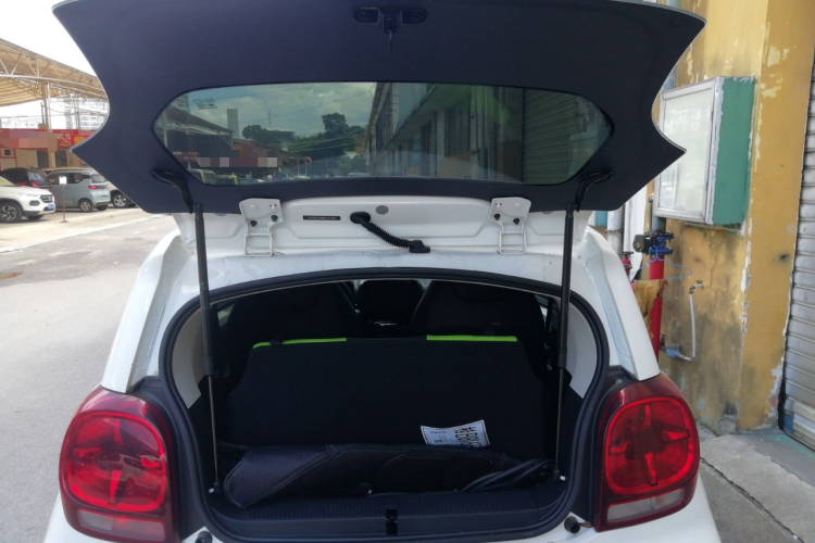 荣威 科莱威CLEVER 2021款 302km新四座超能版中控内饰23