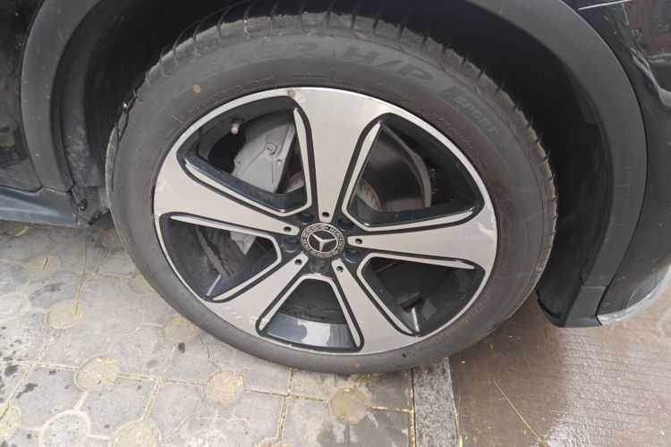 奔驰GLC 2019款 GLC 300 L 4MATIC 动感型车身外观10