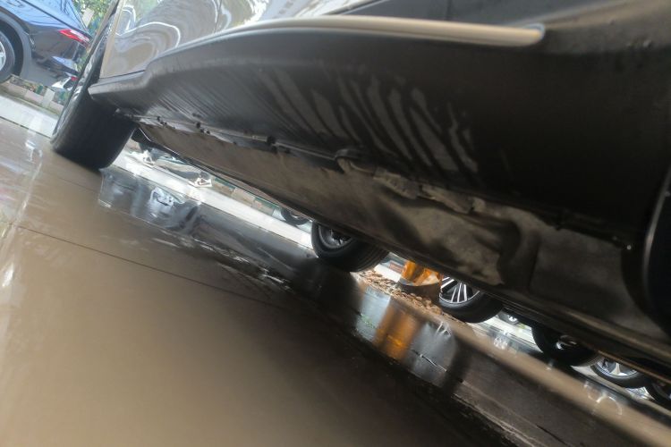 奔驰GLC 2023款 GLC 300 L 4MATIC 动感型 5座局部细节9002