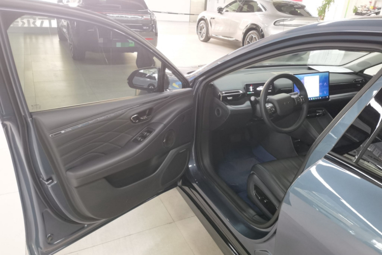 埃安 AION RT 2025款 520智豪版中控内饰20