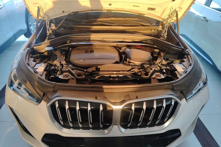 宝马X1 2023款 sDrive25Li M运动套装机舱底盘24