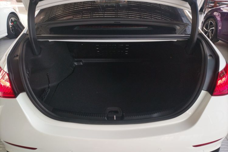 奔驰C级 2022款 C 200 L 运动版机舱底盘23