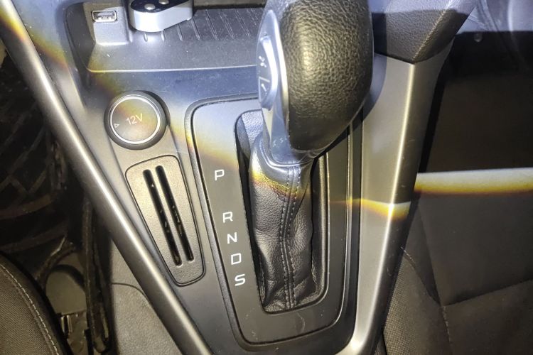 福特 福克斯 2017款 两厢 1.6L 自动舒适型智行版中控内饰18