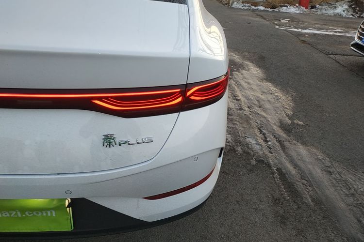 比亚迪 秦PLUS 2025款 DM-i 智驾版 55KM领先型车身外观9