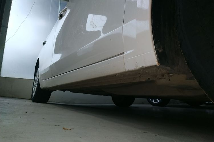 别克 阅朗 2019款 15T 双离合互联精英型 国V机舱底盘29