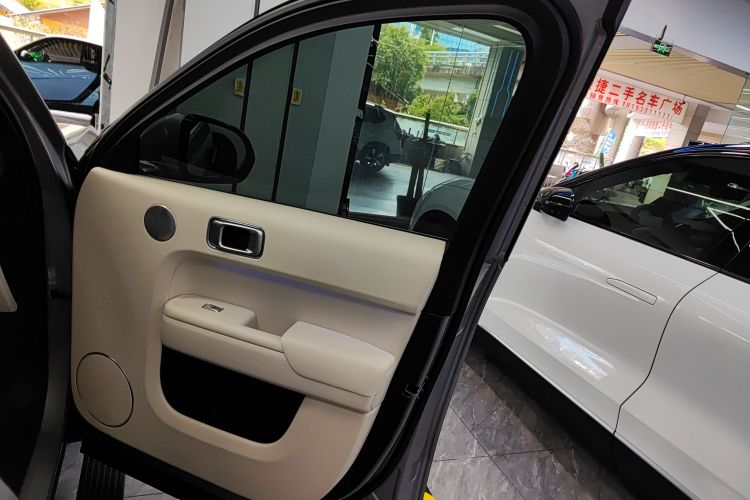 理想汽车 理想L9 2024款 Ultra中控内饰7005