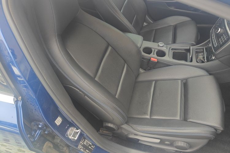 奔驰GLA 2019款 GLA 200 动感型局部细节41