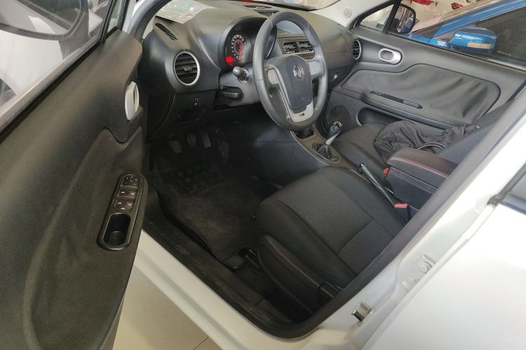 名爵3 2016款 1.3L 手动舒适版中控内饰7003