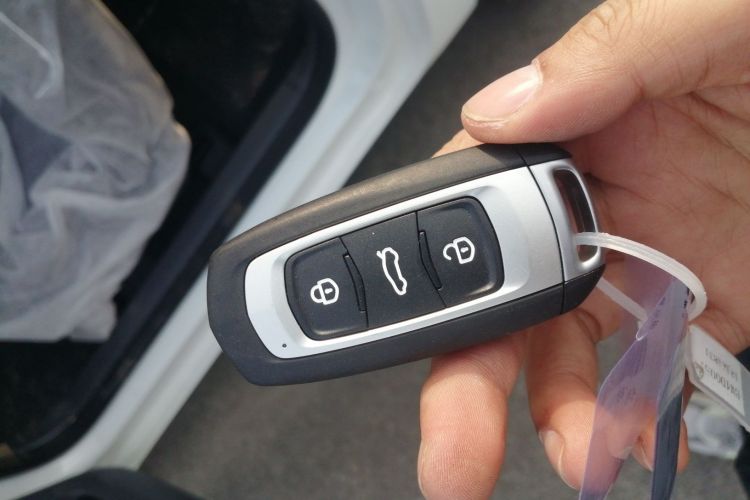 吉利银河 2024款 熊猫mini 200km 耐力熊中控内饰7001