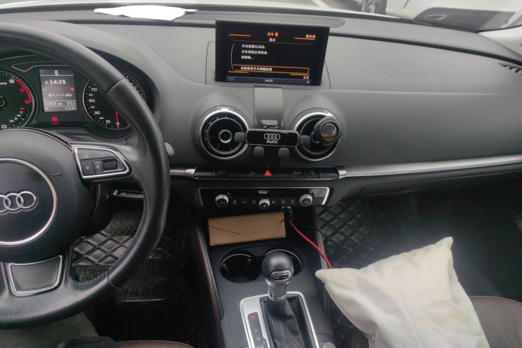 奥迪A3 2015款 Sportback 40 TFSI 自动舒适型中控内饰16