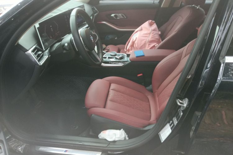 宝马3系 2024款 325Li M运动套装中控内饰19