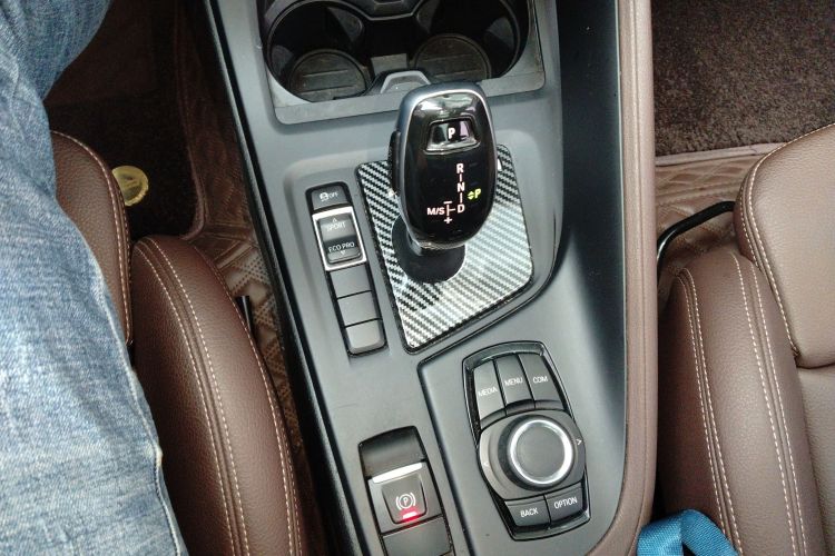 宝马X1 2020款 sDrive20Li 时尚型中控内饰18