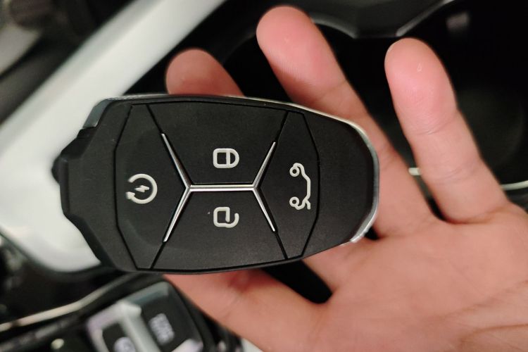 领克01 EM-P 2019款 1.5T PHEV 劲Pro 国VI中控内饰7001