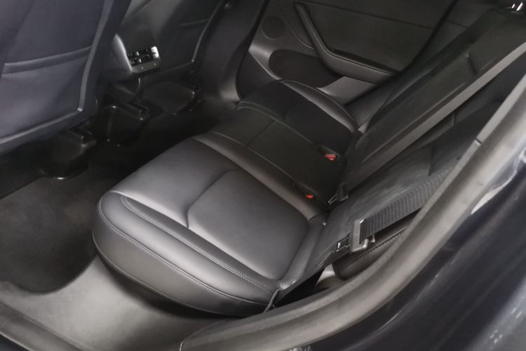 特斯拉 Model Y 2024款 后轮驱动版中控内饰7004