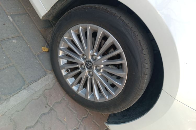 丰田 凯美瑞 2024款 双擎 2.0HGVP 豪华版车身外观10