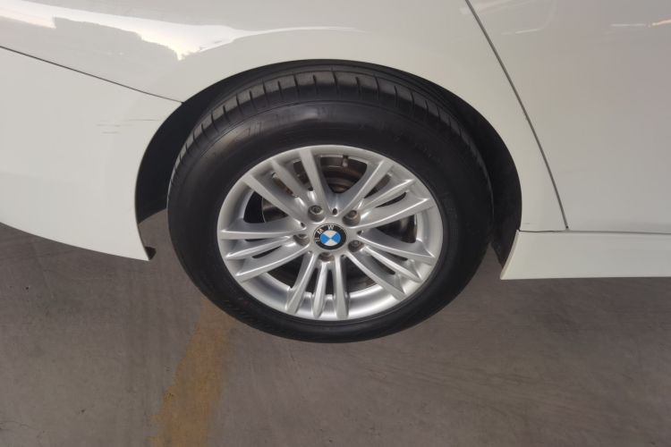 宝马3系 2015款 320Li 超悦版时尚型车身外观6003