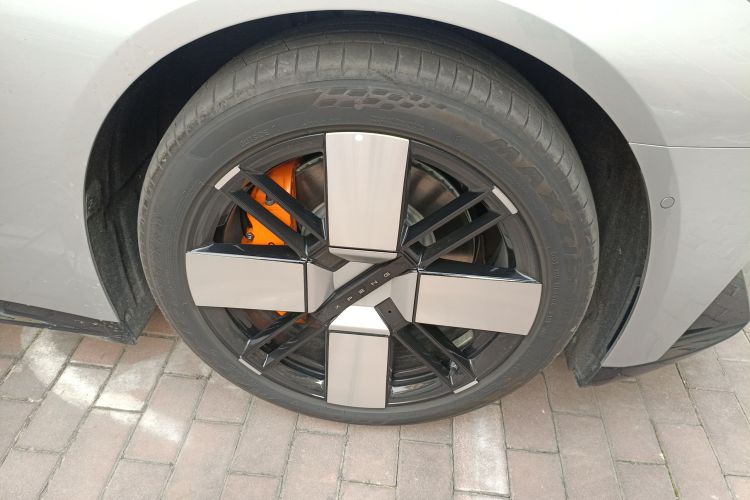 小鹏P7 2025款 702 长续航 Ultra车身外观10