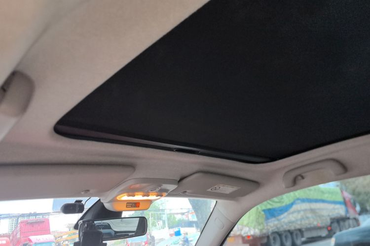 smart fortwo 2015款 1.0L 52千瓦硬顶激情版中控内饰22