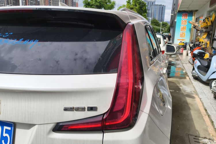 凯迪拉克XT4 2021款 28T 两驱领先型车身外观6006