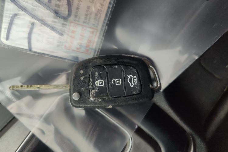 现代 朗动 2016款 1.6L 自动智能型中控内饰11