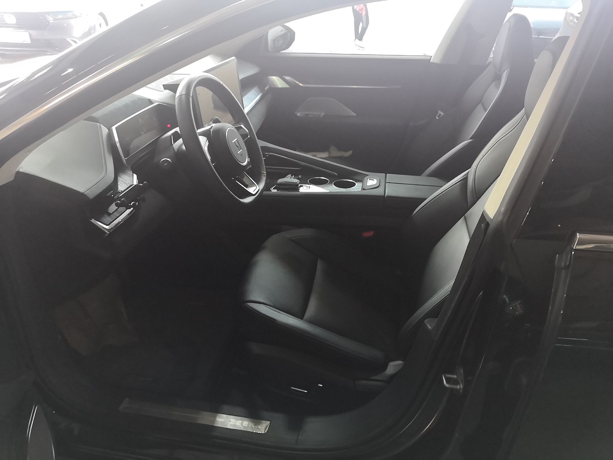 极氪001 2022款 长续航双电机 WE版