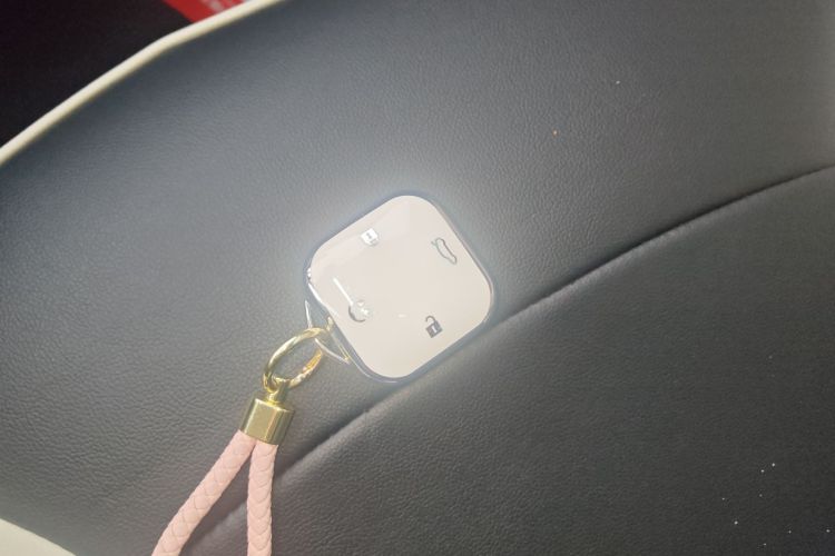 长安启源 长安Lumin 2025款 205km 香沁款中控内饰7001