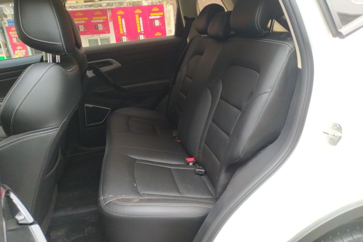 吉利汽车 博越 2021款 百万款 1.8TD DCT两驱舒适型中控内饰21