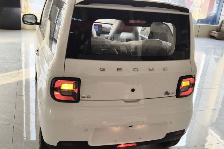 吉利银河 熊猫 2025款 210km 元气熊车身外观6