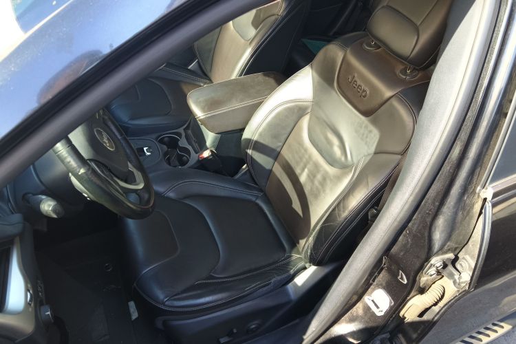 Jeep 自由光 2016款 2.4L 领先版中控内饰19