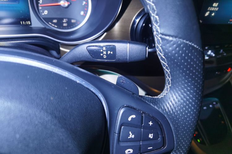 奔驰V级 2021款 V 260 L 长轴距豪华版中控内饰18