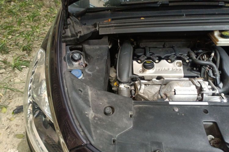 DS 5 2013款 1.6T 豪华版THP200局部细节9006