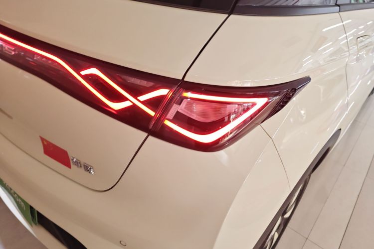 比亚迪 海豚 2025款 420km 时尚版车身外观9