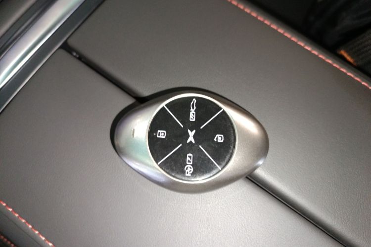 小鹏P7 2020款 670N中控内饰7001