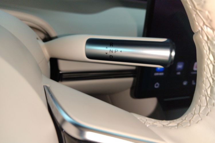 鸿蒙智行 智界S7 2024款 Ultra 四驱旗舰版中控内饰18