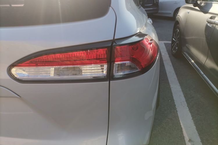 丰田 卡罗拉锐放 2022款 2.0L 先锋版车身外观6006