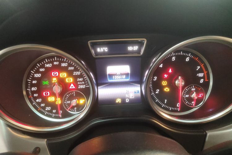 奔驰GLE轿跑 2018款 GLE 320 4MATIC 轿跑SUV局部细节14