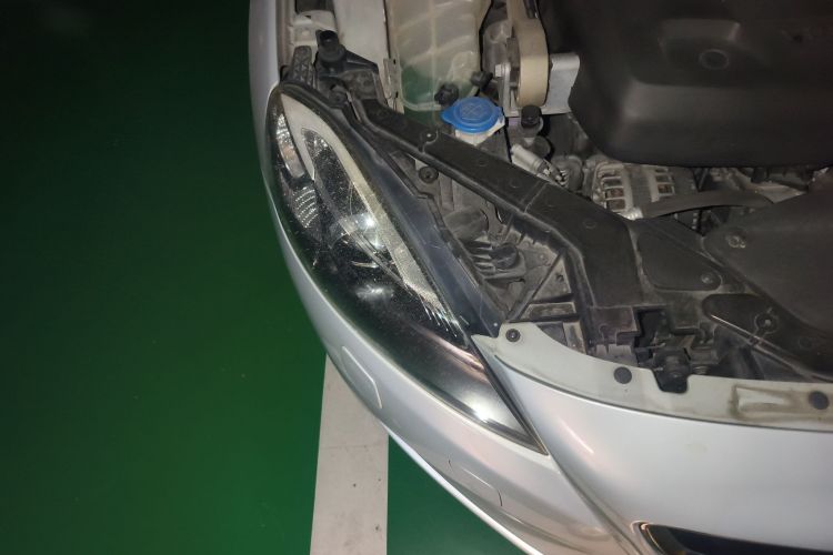 沃尔沃V40 2016款 T3 智逸版车身外观8