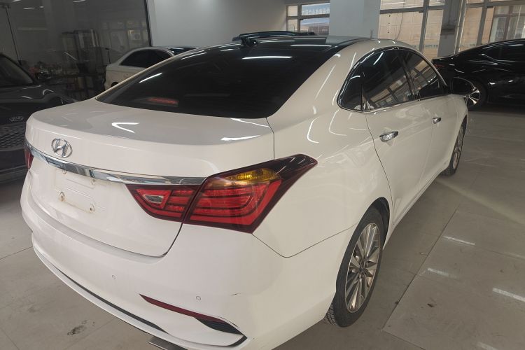 现代 名图 2017款 1.8L 自动尊贵型DLX 国V车身外观7