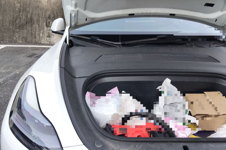 特斯拉 Model Y 2023款 后轮驱动版局部细节9006