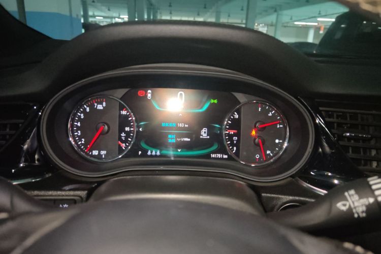 别克 君威 2017款 GS 28T 尊贵型中控内饰14