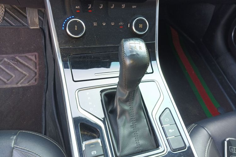 奇瑞 艾瑞泽GX 2019款 Pro 1.5T CVT型色版 国VI中控内饰18