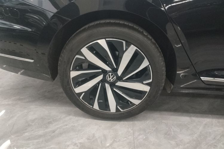 大众 帕萨特 2024款 380TSI 精英版车身外观6008