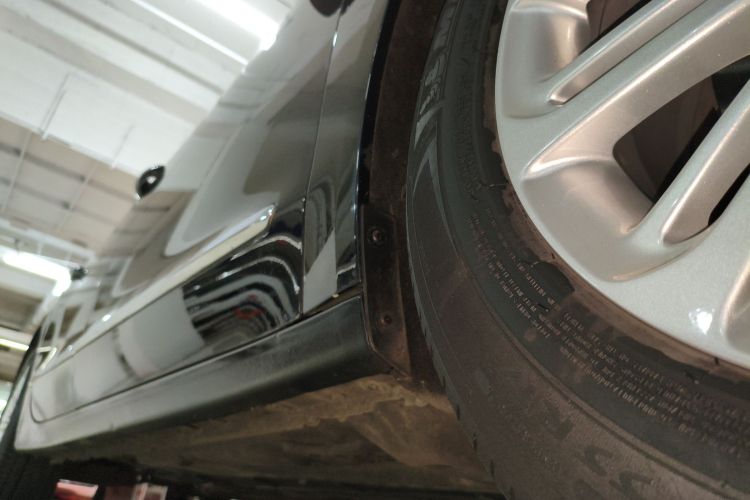 别克 君越 2018款 20T 精英型机舱底盘29