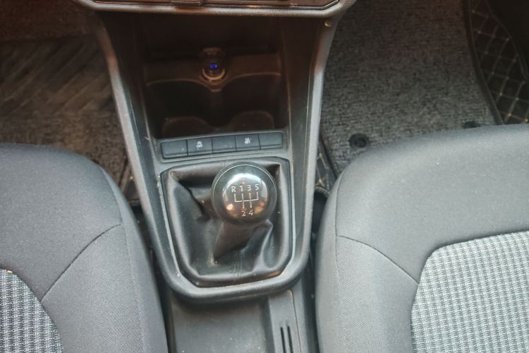 大众 桑塔纳 2021款 1.5L 手动风尚版中控内饰18