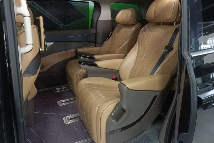 腾势D9 2022款 EV 600 四驱旗舰型中控内饰21