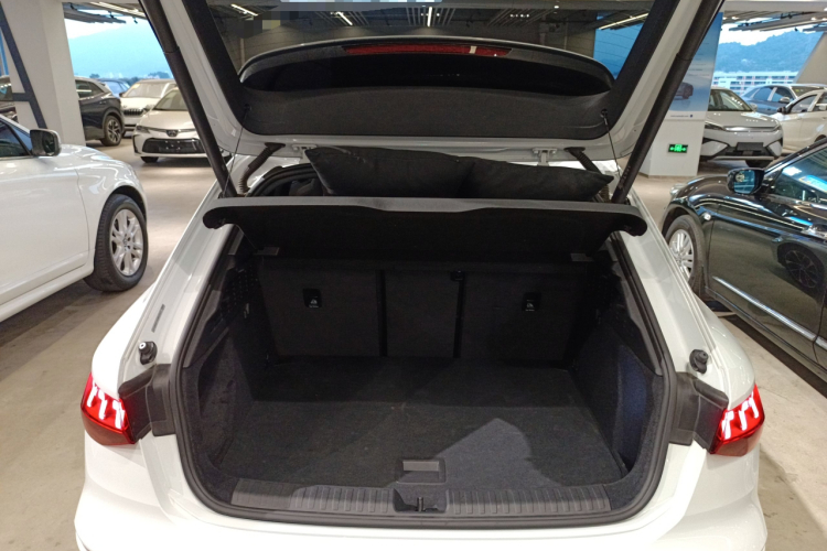 奥迪A3 2021款 Sportback 35 TFSI 进取运动型机舱底盘23