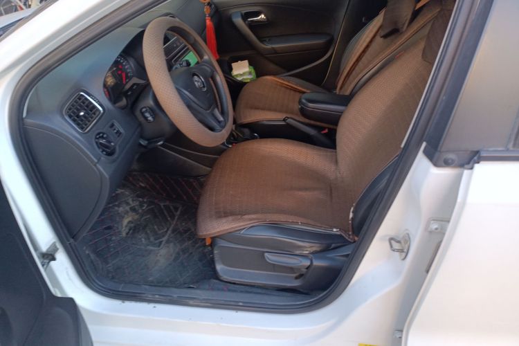 大众 Polo 2014款 1.4L 自动舒适版中控内饰19