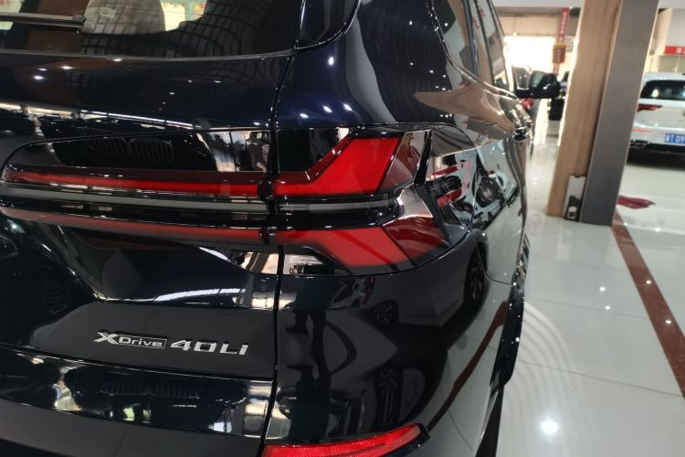 宝马X5 2025款 xDrive 40Li M运动曜夜套装车身外观9